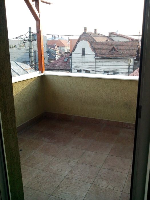 De ichiriat spatiu de birou sau apartament Str Traian nr 41