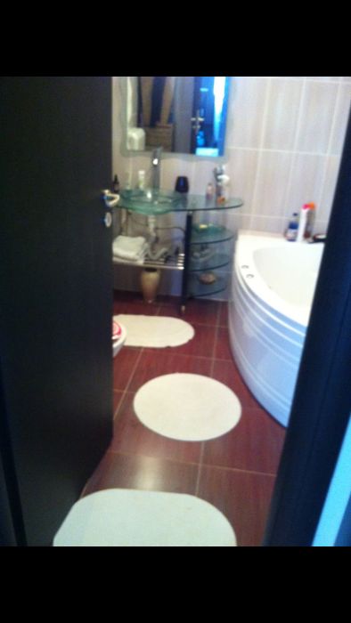 Apartament 3 camere + loc de parcare