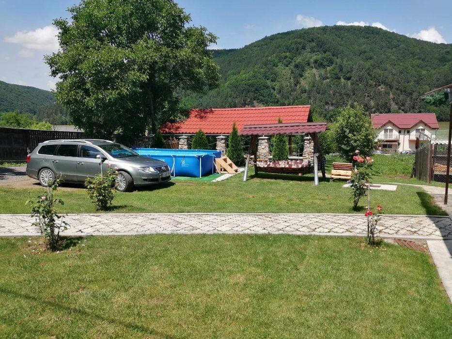 Cabana cu piscină de inchiriat la Someșul Cald