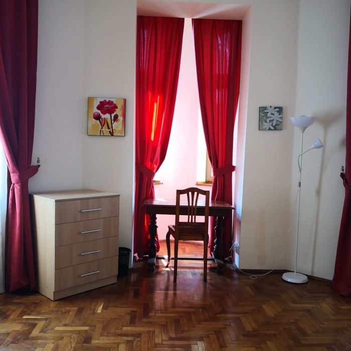 Închiriez apartament 2 camere ultracentral