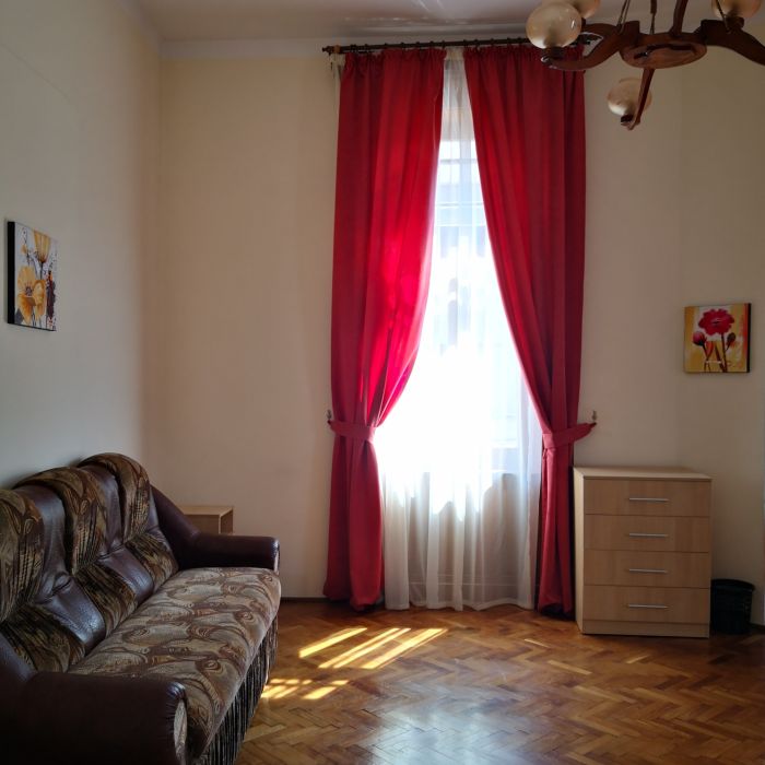 Închiriez apartament 2 camere ultracentral