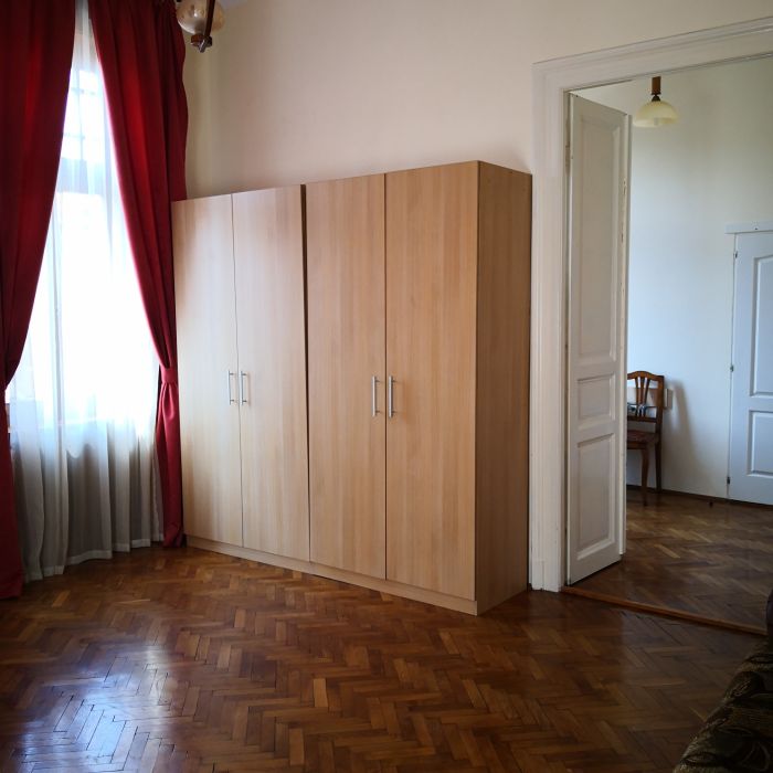 Închiriez apartament 2 camere ultracentral