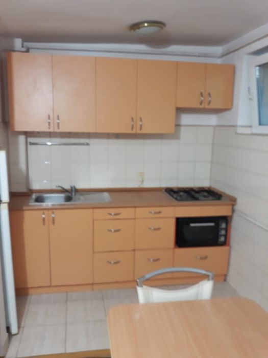 Inchiriez apartament