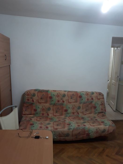 Inchiriez apartament