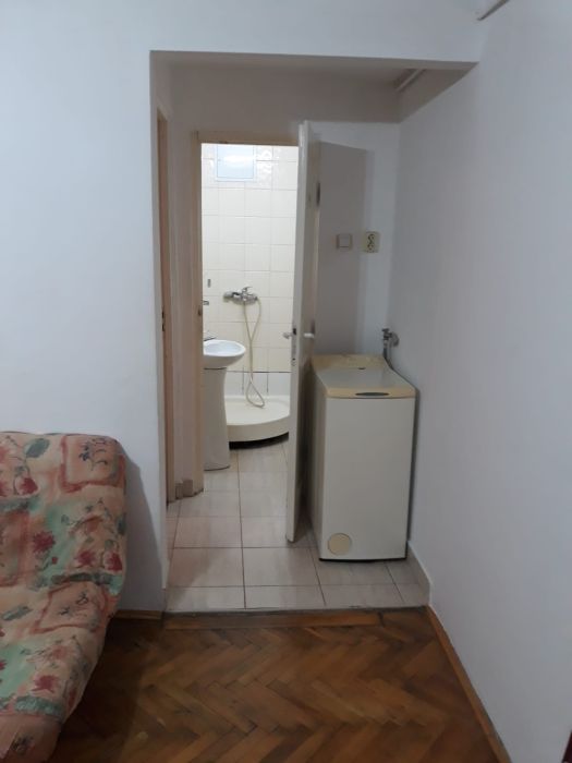 Inchiriez apartament