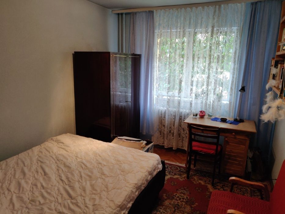 Apartament cu 3 camere decomandate, in zona Str Mehedinti