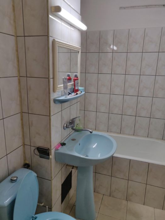 Apartament cu 3 camere decomandate, in zona Str Mehedinti