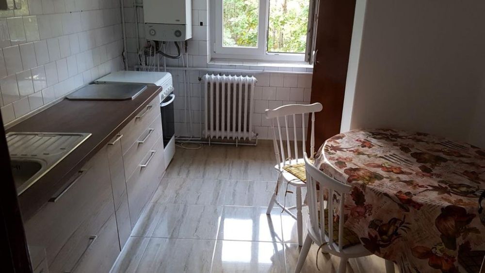 Inchiriez apartament 3 camere cart. Zorilor str Mestecenilor Cluj