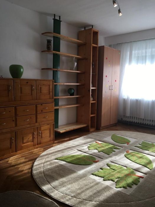 Inchiriez apartament 3 camere cart. Zorilor str Mestecenilor Cluj