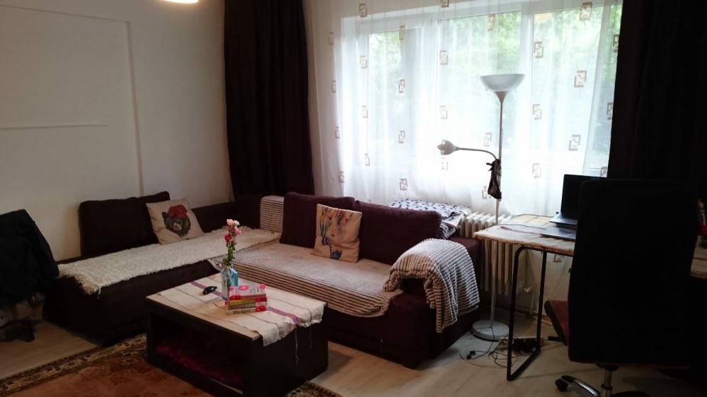 Inchiriez apartament cu 3 camere ,zona Plopilor,langa Sala Sporturilor