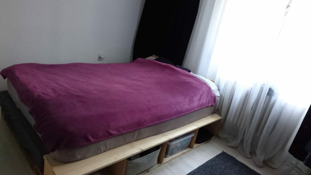 Inchiriez apartament cu 3 camere ,zona Plopilor,langa Sala Sporturilor