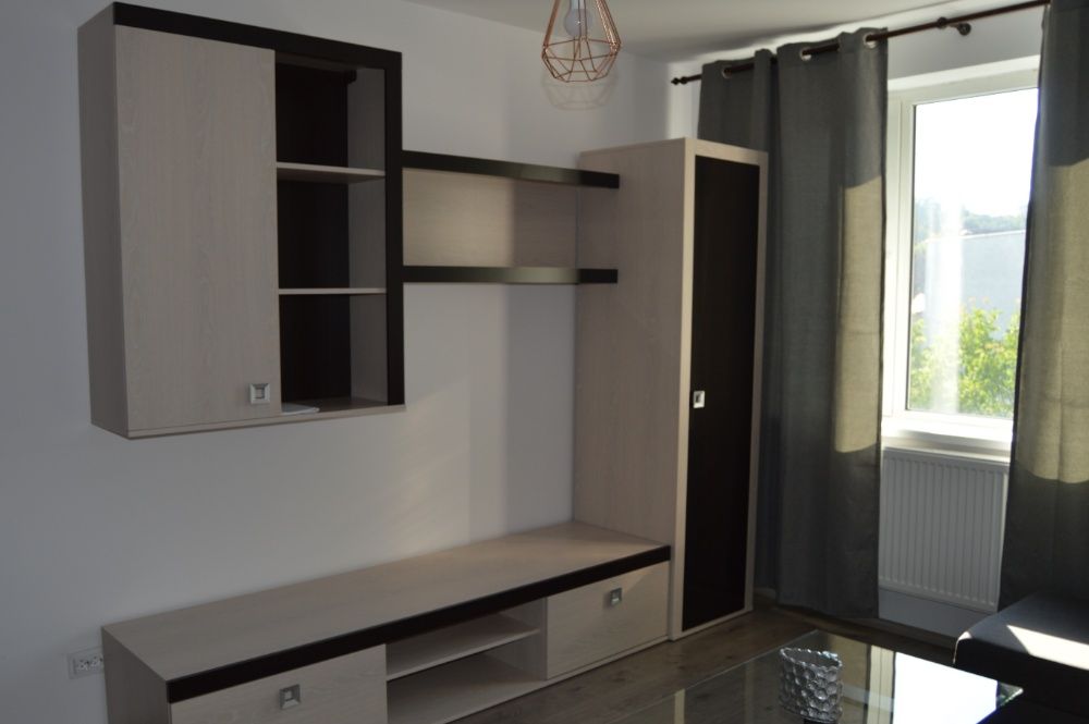 Inchiriez apartament cu 3 camere in zona Pta Mihai Vitezul