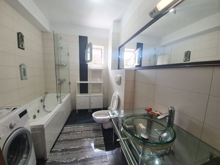 Apartament 3 camere, 100 mp, garaj,ultrafinisat, Zorilor, pers fizica