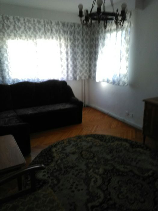 Închiriez apartament 4 camere