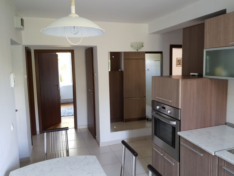 Inchiriez apartament cu 4 camere in cartierul Gheorgheni