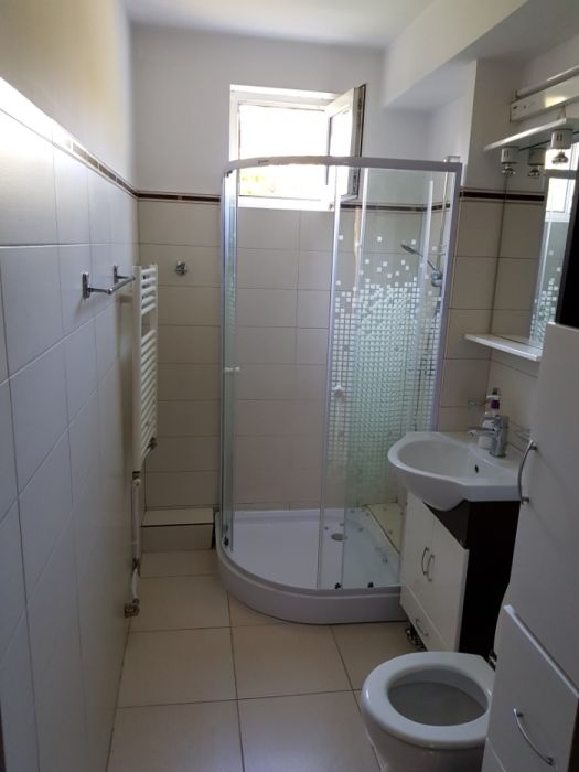 Inchiriez apartament cu 4 camere in cartierul Gheorgheni