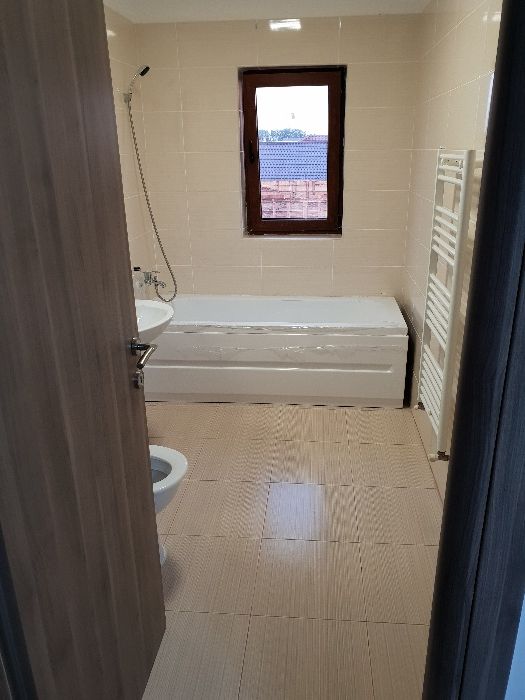 PROPRIETAR vand Apartament 2 camere,Se Poate IN RATE CU AVANS JUMATE.