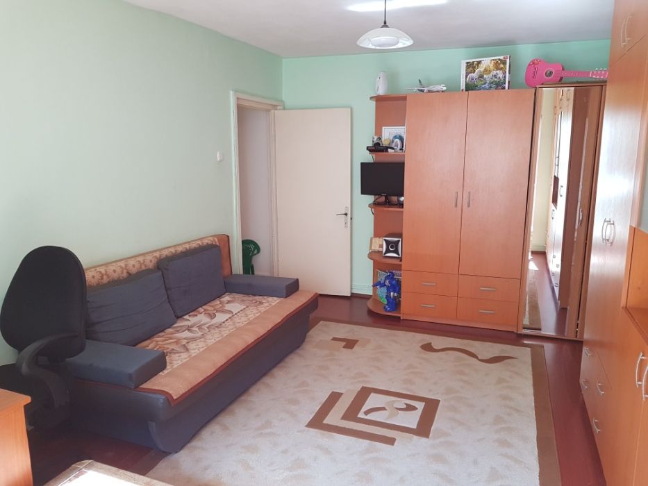 Vand apartament 2 camere zona Modern