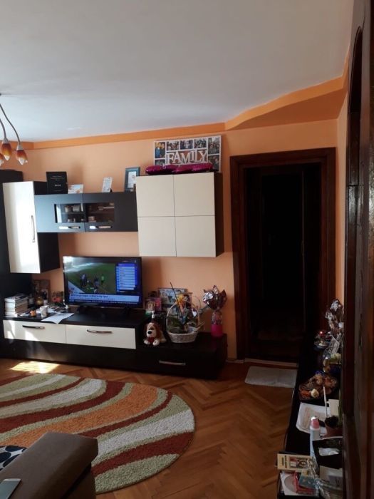 Vand apartament 3 camere , etajul 4 ,, piata dacia " - Str.Stelelor