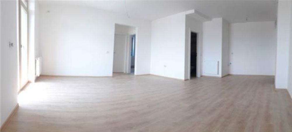 Apartament cu 3 camere, ocupabil imediat. Direct proprietar!