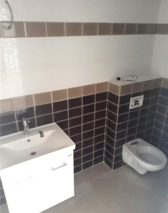 Apartament cu 3 camere, ocupabil imediat. Direct proprietar!