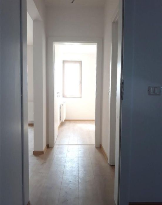 Apartament cu 3 camere, ocupabil imediat. Direct proprietar!