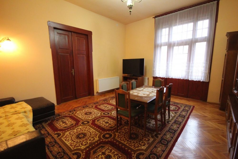 Proprietar vand apartament in cladire istorica semicentral 5 camere