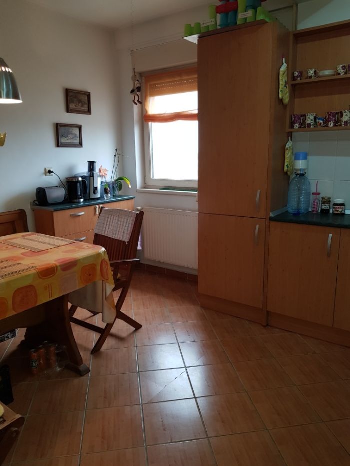 Vand apartament 4 camere