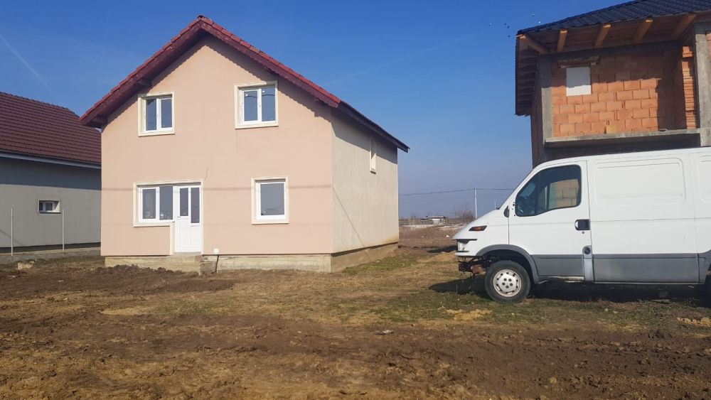 Vand/Schimb casa noua in Parta