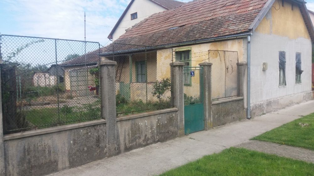 Teren cu casa de vinzare