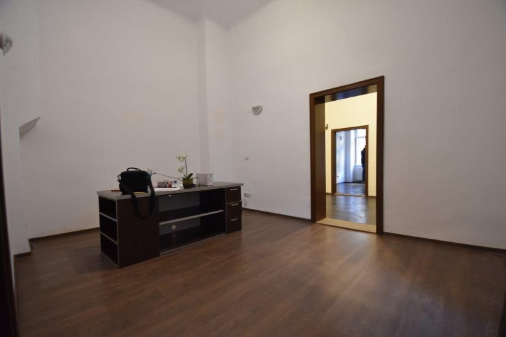 Spatiu birouri Pta Unirii 75mp, pozitie excelenta, proprietar