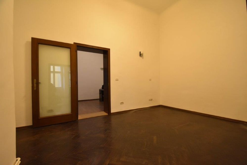 Spatiu birouri Pta Unirii 75mp, pozitie excelenta, proprietar