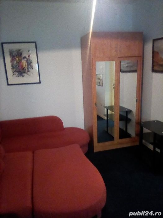 Închiriez apartament mic la casa