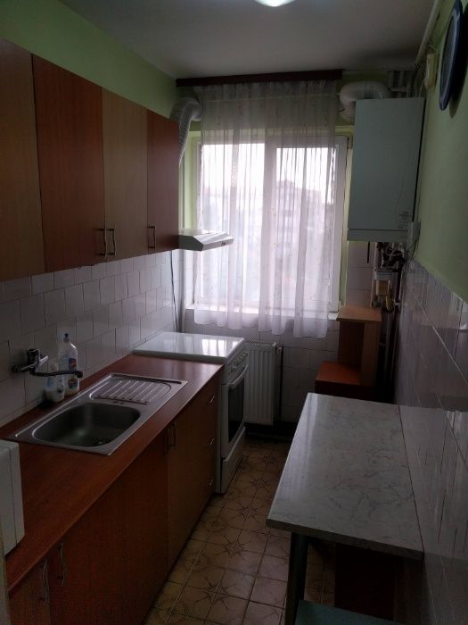 Proprietar inchiriez apartament 2 camere zona Cetatii