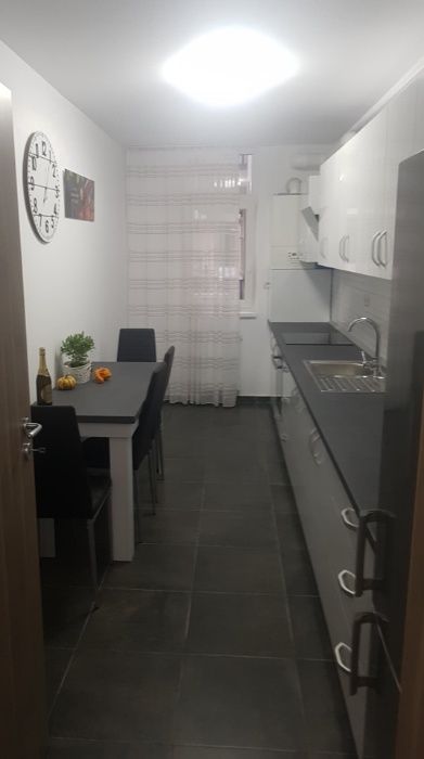 Inchiriez Apartament