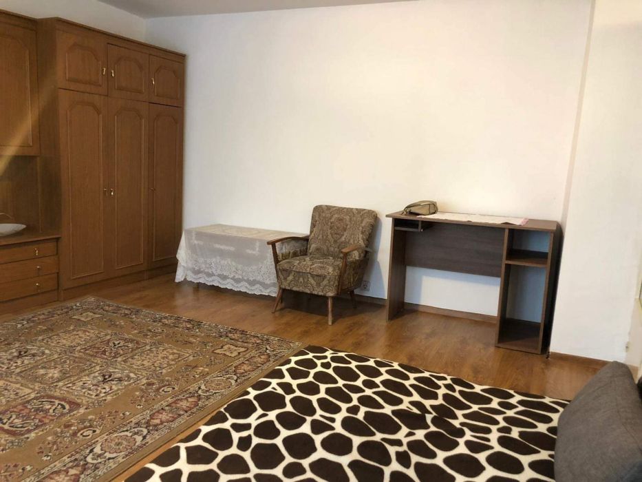 Închiriez apartament 2 camere