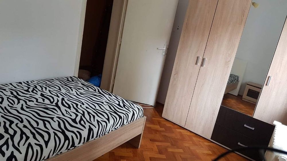 Zona medicină apartament 3 camera 450 euro