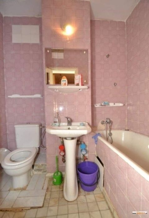 Zona medicină apartament 3 camera 450 euro