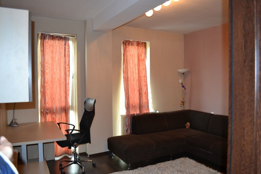 Inchiriez apartament de 3 camere - posibilitate parcare garaj subteran