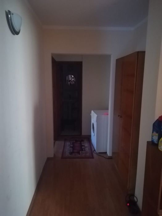 Inchiriez apartament cu 4 camere decomandat