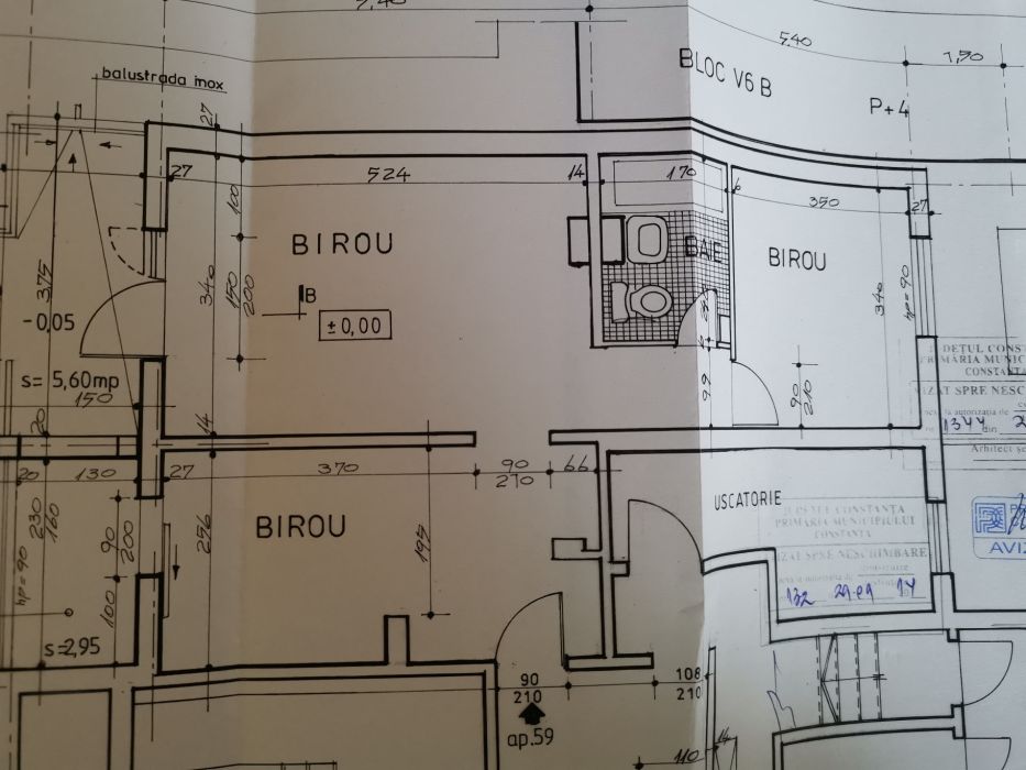 Apartament 2 , 3 camere zona Anda pretabil spatiu comercial, birou.