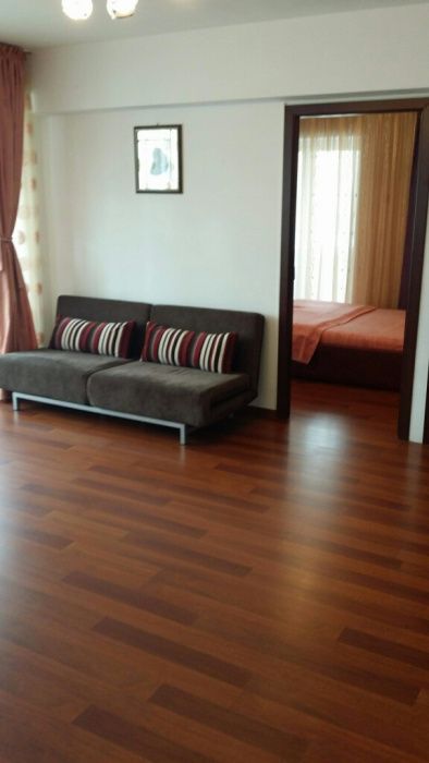 Vând apartament Piața Ovidiu