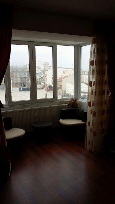 Vând apartament Piața Ovidiu