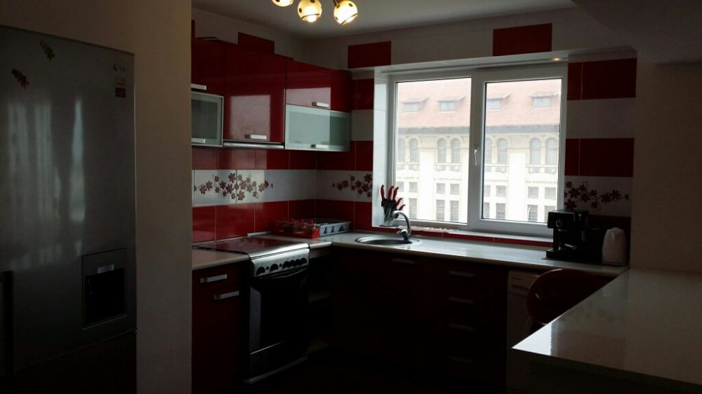 Vând apartament Piața Ovidiu