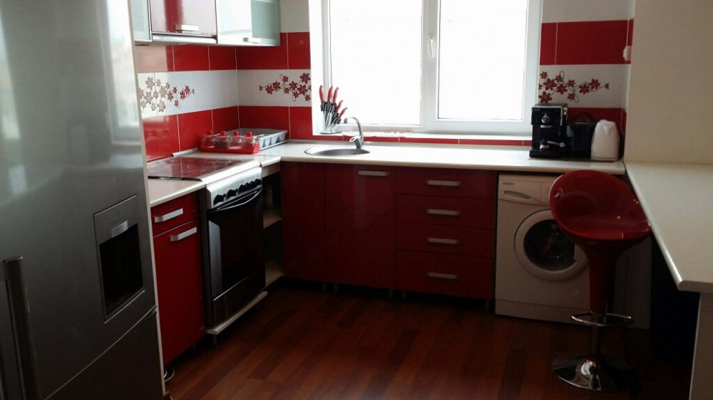 Vând apartament Piața Ovidiu