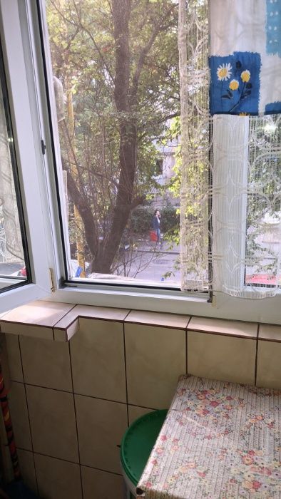 Vand sau Schimb apartament 2 camere zona piata CET semidecomandat 43 m