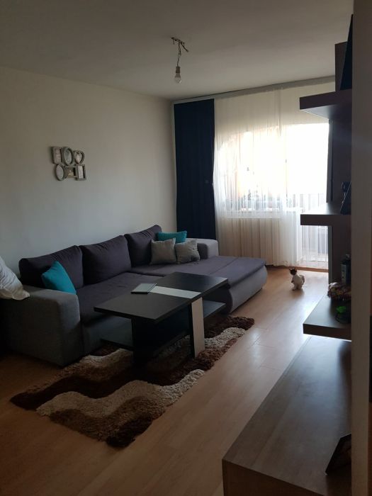 Proprietar, vând apartament cu 3 camere în Poarta 6