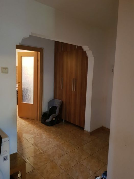 Proprietar, vând apartament cu 3 camere în Poarta 6