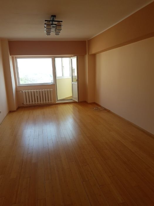 Particular vand apartament 4 camere poarta 6