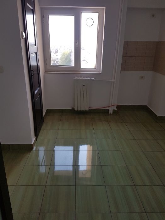 Particular vand apartament 4 camere poarta 6